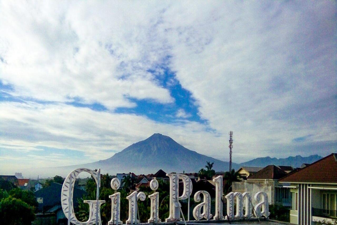 Giri Palma Hotel Malang Exterior foto