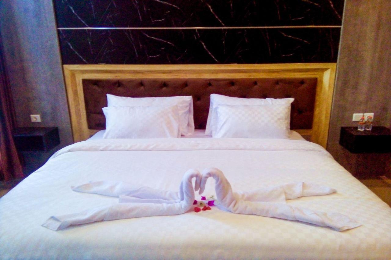 Giri Palma Hotel Malang Exterior foto