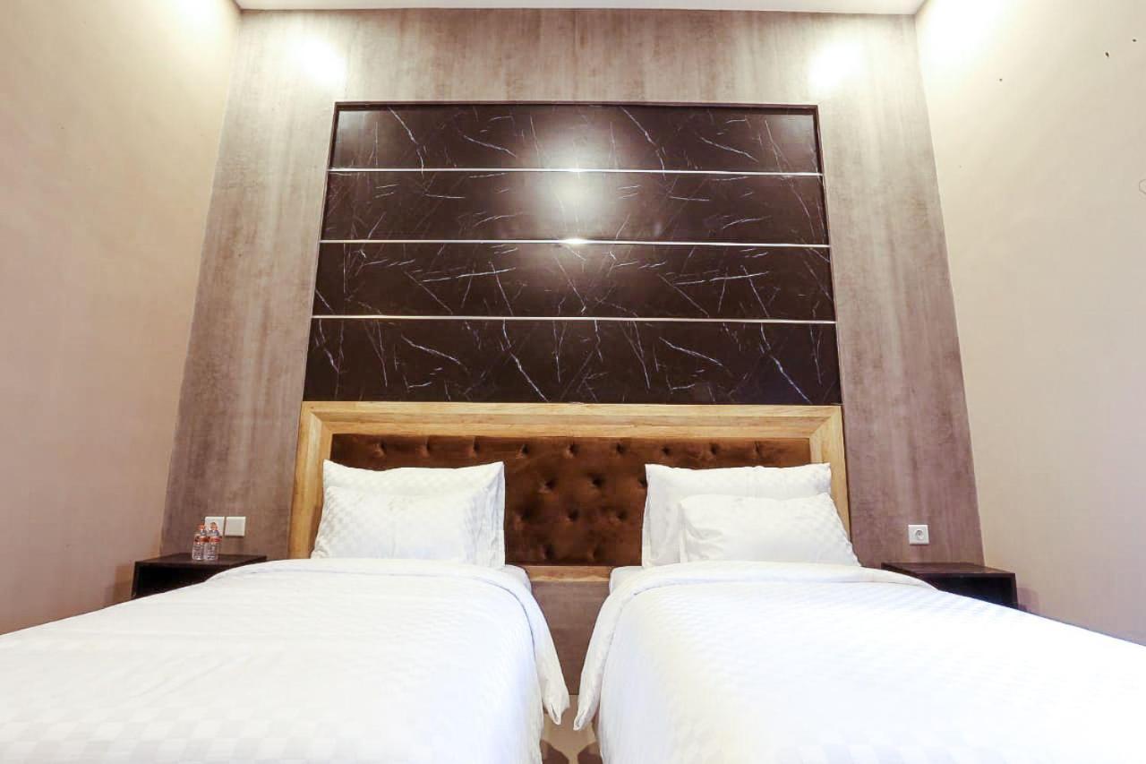 Giri Palma Hotel Malang Exterior foto