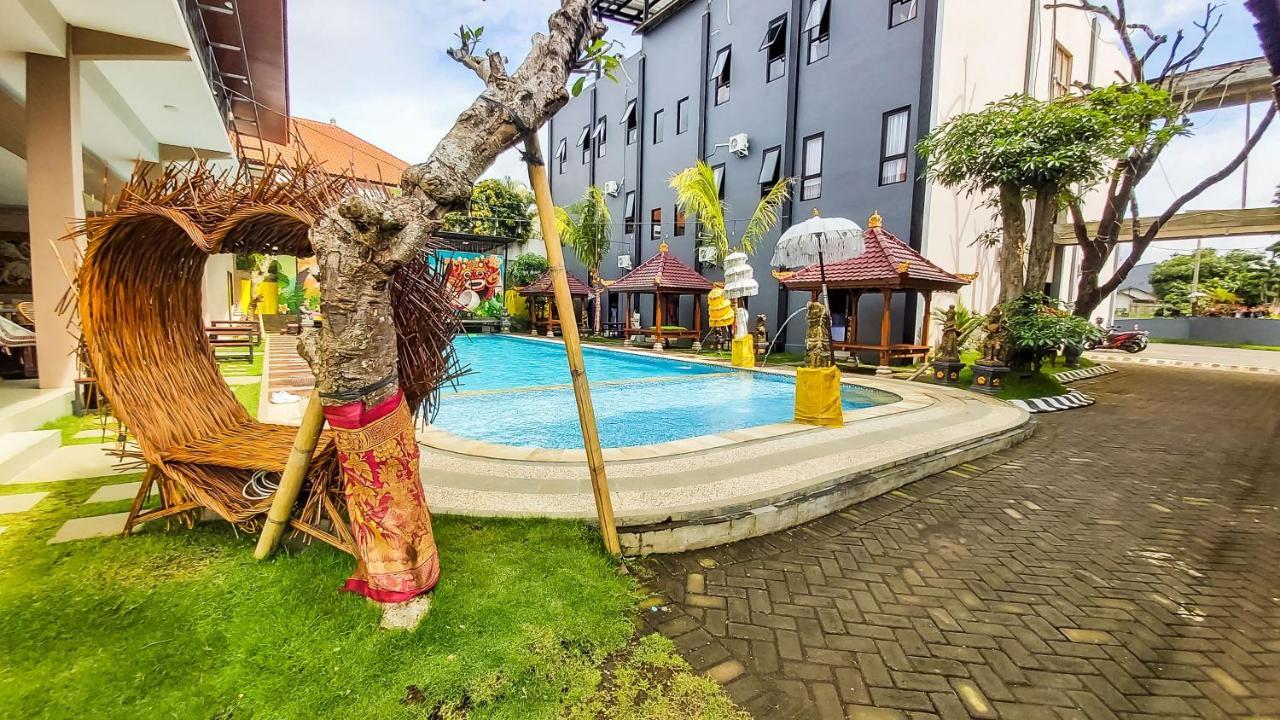 Giri Palma Hotel Malang Exterior foto