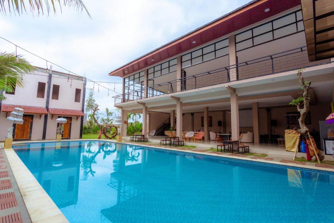Giri Palma Hotel Malang Exterior foto
