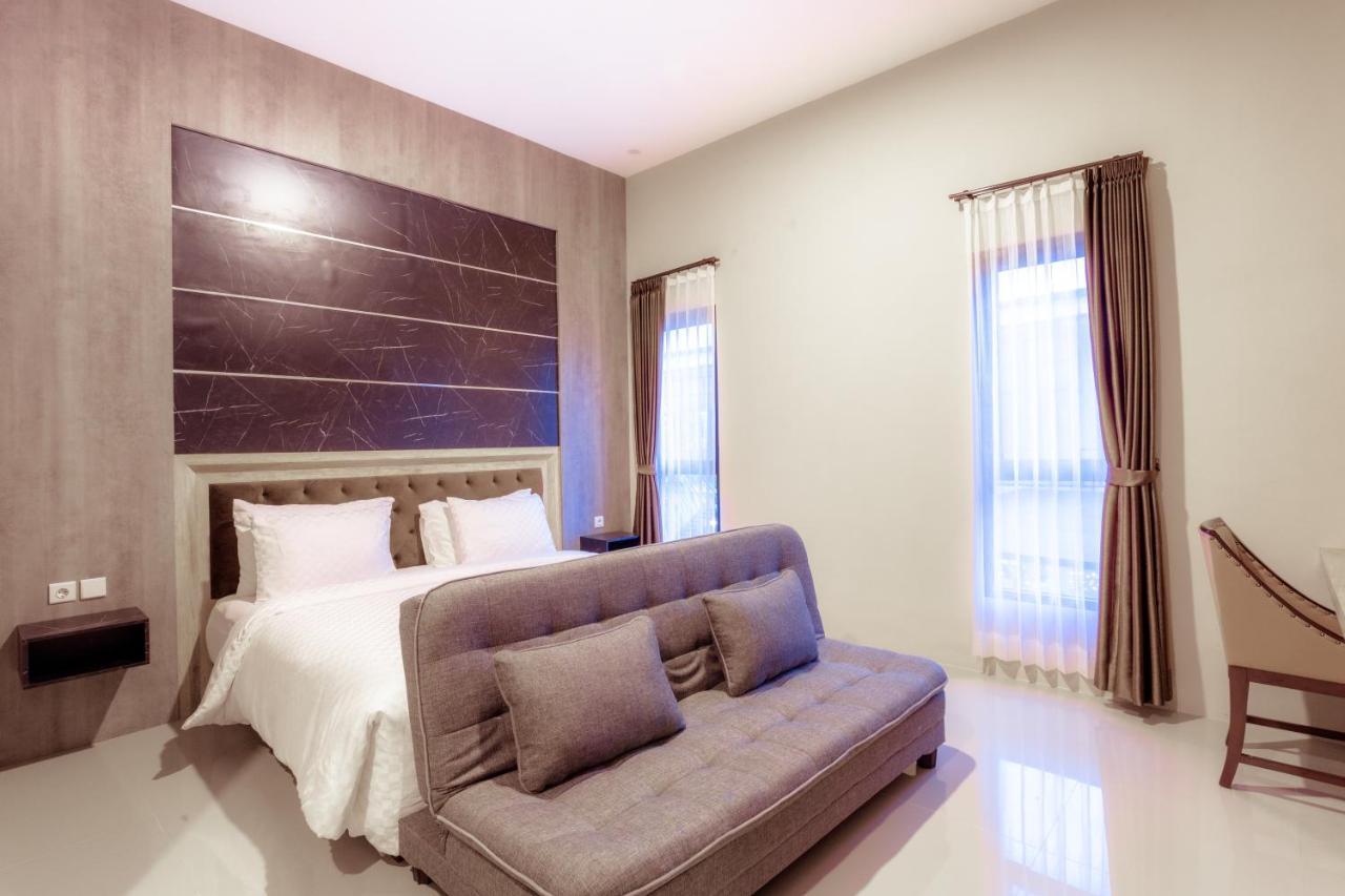 Giri Palma Hotel Malang Exterior foto
