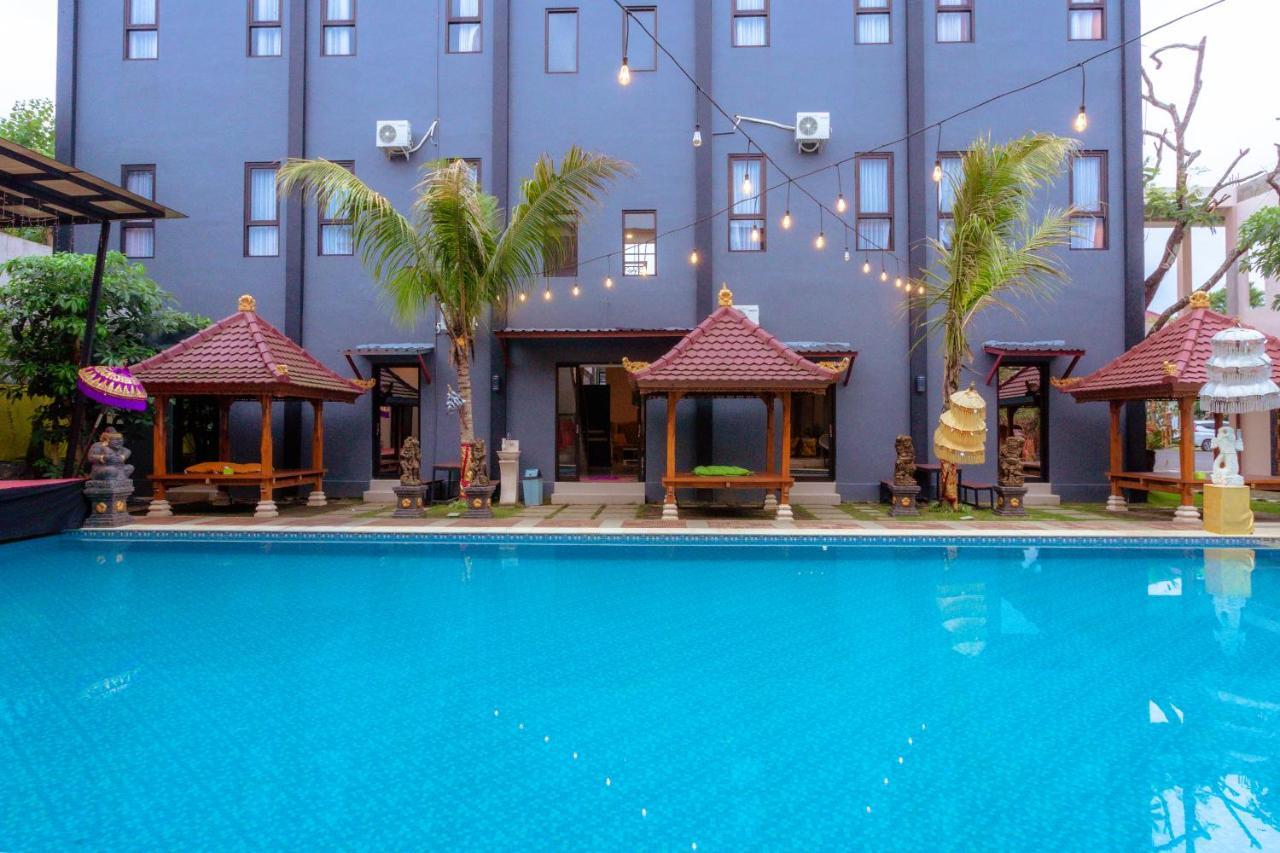 Giri Palma Hotel Malang Exterior foto